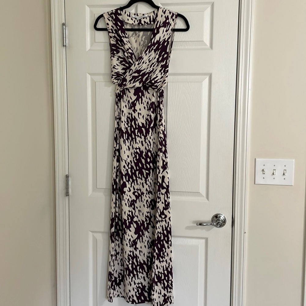 Diane Von Furstenberg silk jersey-knit maxi dress. Purple and white. Size 4.